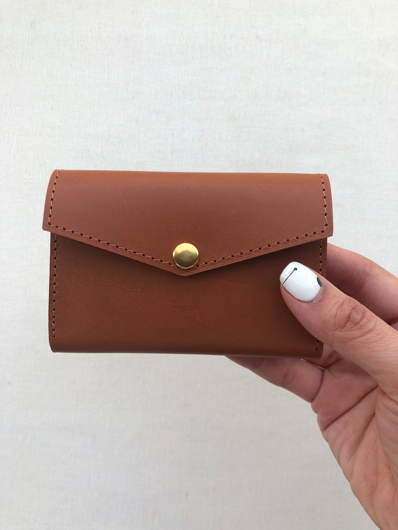 Mercury Italian leather business card holder can be customized with English letters